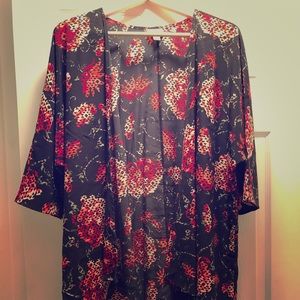 LuLaRoe Lindsey rose print kimono, medium